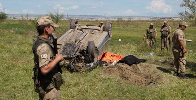 Diyarbakır'da trafik kazası: 2 ölü, 3 yaralı
