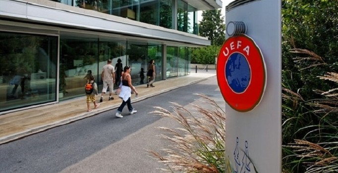 İsviçre polisi UEFA'nın merkez ofisine baskın düzenledi