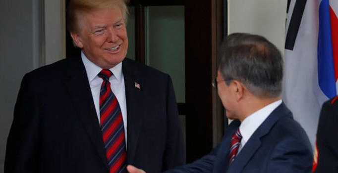 Trump Güney Kore Devlet Başkanı Moon ile görüştü