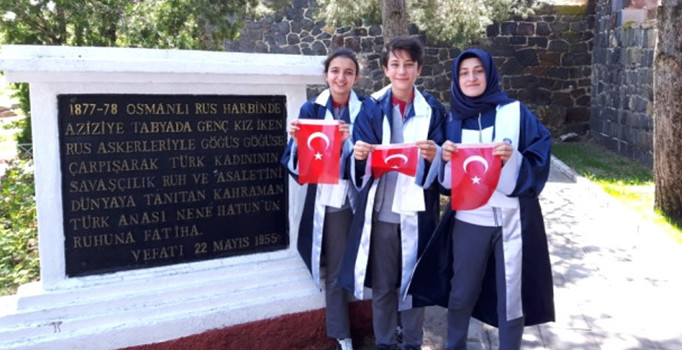 Torunları mezun olurken de Nene Hatun’u unutmadılar