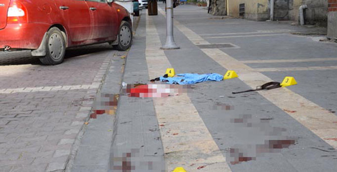 Sokak ortasında silahlı kavga