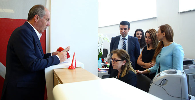 Muharrem İnce'den diğer cumhurbaşkanı adaylarına 500'er lira bağış