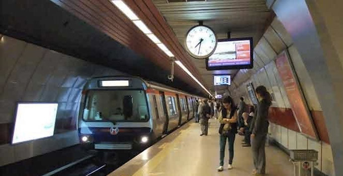 İBB: İstanbul'da metro sabaha kadar ücretsiz - Son dakika haberleri
