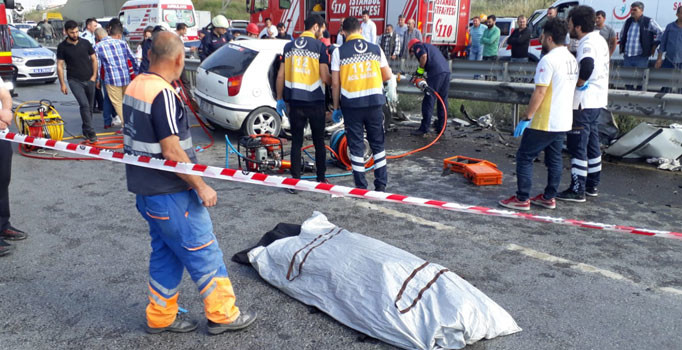 Arnavutköy - Habipler yolunda feci kaza: 3 ölü