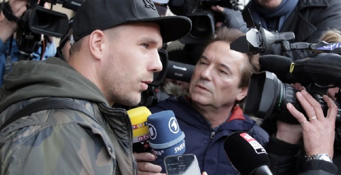 Lukas Podolski Alman kabare sanatçısı Jan Böhmermann'ı eleştirdi