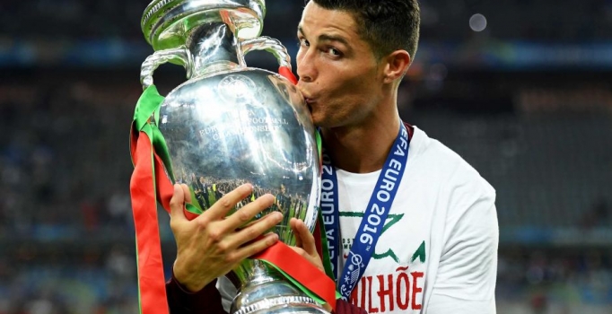 Cristiano Ronaldo'nun, Manchester United teklifini kabul ettiği iddia edildi!