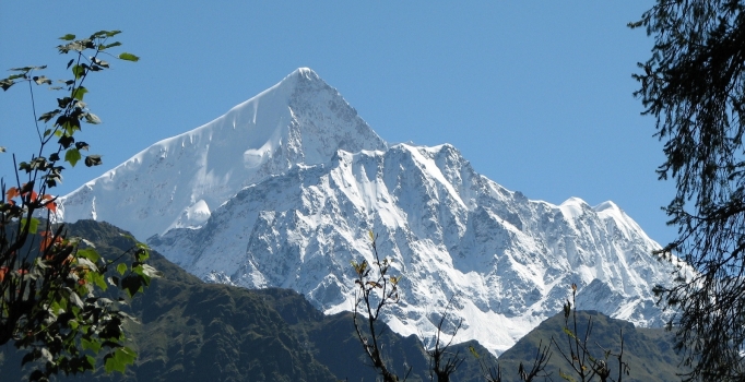 Nepal depremi dünyanın çatısını çökertti