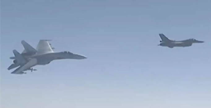 Rus jetleri İsrail uçaklarını engelledi