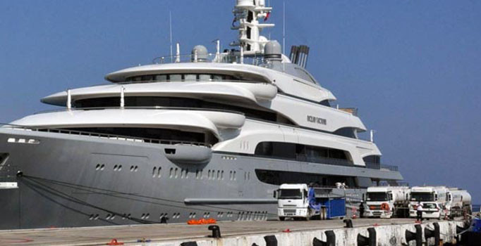 Rus milyarderin mega yatına 23 tanker yakıt