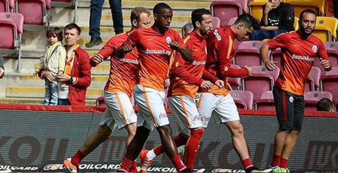 Carole gördüğü sarı kartla Fenerbahçe maçında cezalı duruma düştü