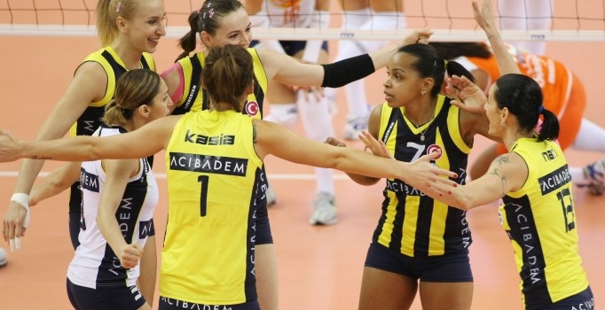 Dörtlü Final'de Fenerbahçe Grundig ile VakıfBank karşılaşıyor