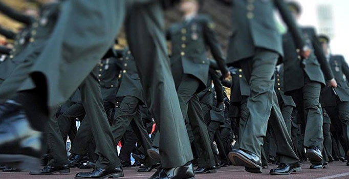 FETÖ'nün mahrem subaylarına 16 ilde operasyon: 60 gözaltı