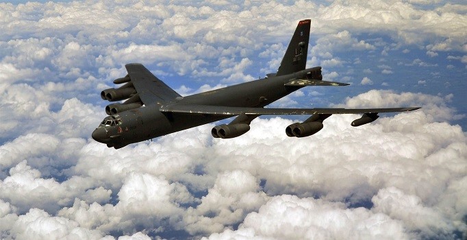 ABD'nin B-52 bombardıman uçakları Katar'da