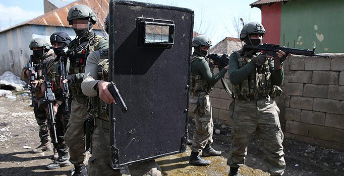 Terör örgütü PKK'ya yönelik operasyonlarda 15 terörist öldürüldü