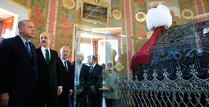 Erdoğan, Fatih Sultan Mehmet'in türbesini açtı