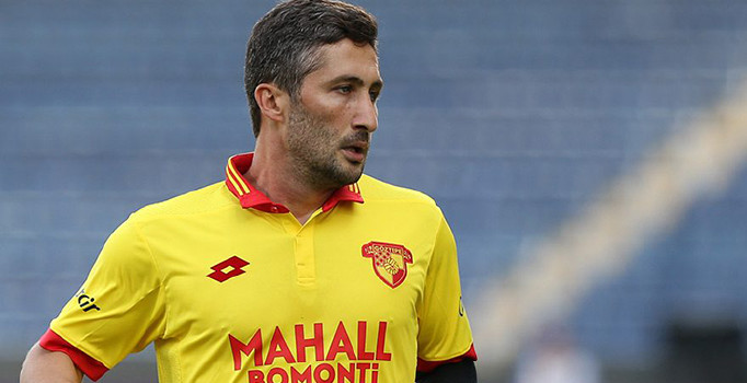 Göztepe'de Sabri Sarıoğlu ile yollar ayrıldı