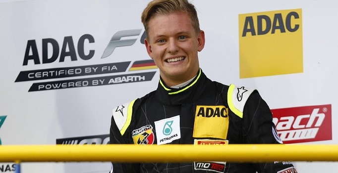 Michale Schumacher'in oğlu Mick Schumacher Formula 4'teki ilk iki yarışını kazandı