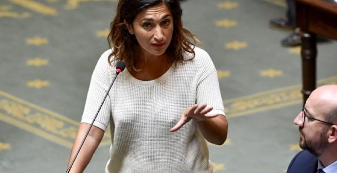 Türk asıllı bakandan tepki çeken açıklama: Türkçe derslerinden rahatsız