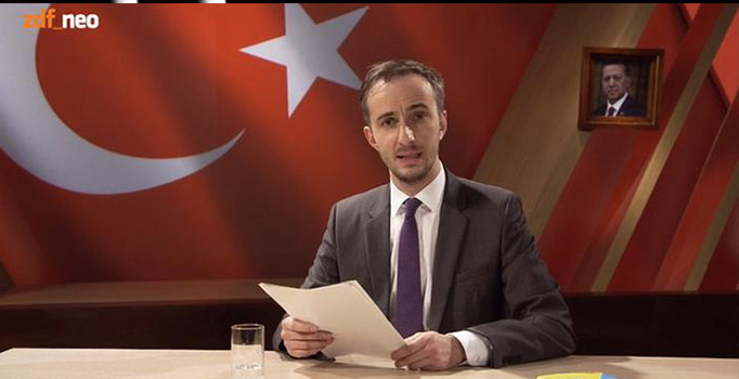 Alman mizahçı Böhmermann bu haftaki programını iptal etti
