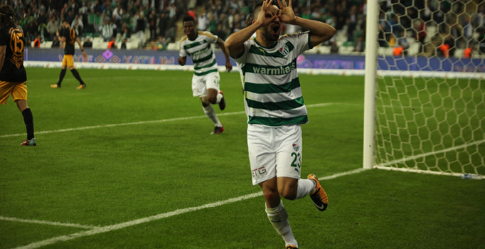 Aziz Behich Dünya Kupası'nda