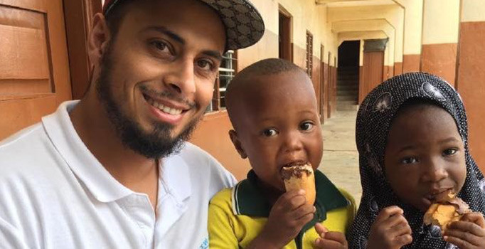 Ağlatan veda: Servetini Müslümanlar için harcayan milyarderin vefatı herkesi üzdü