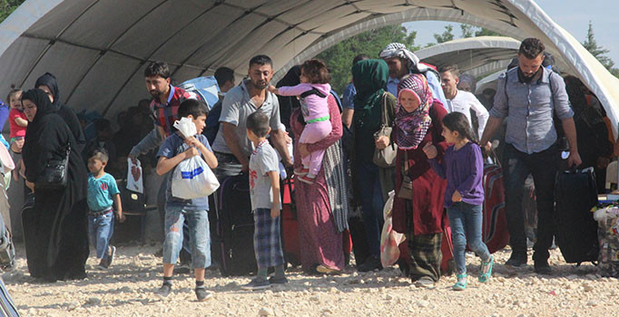 Suriyelilerin bayram için ülkelerine dönüşleri sürüyor