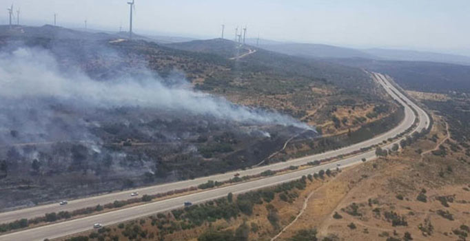 İzmir- Çeşme Otoyolu üzerinde yangın