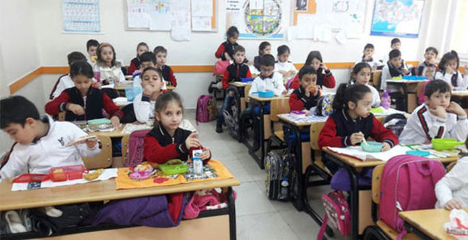 Okullarda yeni dönem: Ücretsiz yemek dağıtılacak
