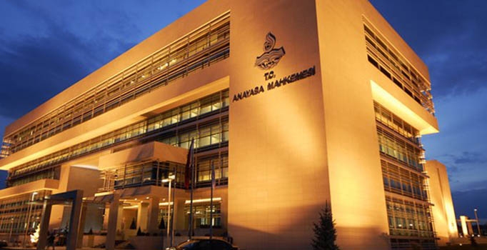 Anayasa Mahkemesi'nden Kürtçe kararı