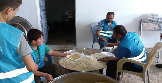 Cerablus’ta her gün 3 bin kişiye iftar