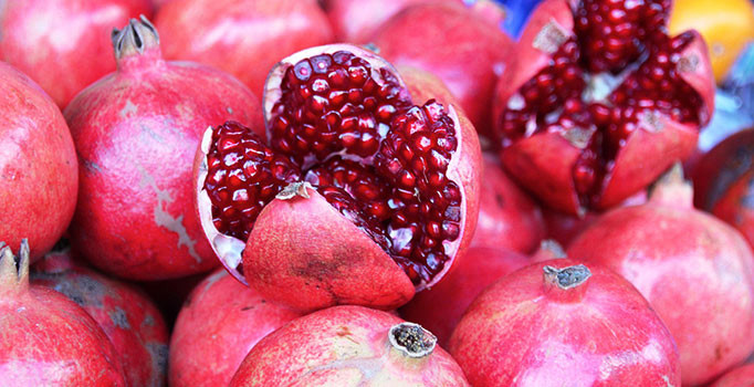 Hepatit A virüsü bulaşan narı yiyen kişi öldü