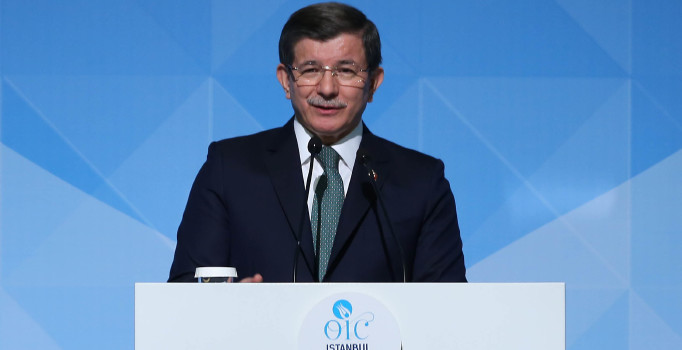 Davutoğlu: İslam kimliğinini yok etmeye çalışanlara karşı ortak tavır almalıyız