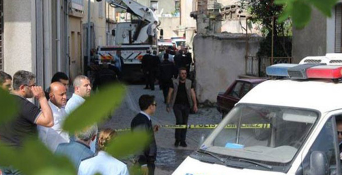 Aydın'da dur ihtarına uymayan üç kişi polisle çatıştı: 3 gözaltı