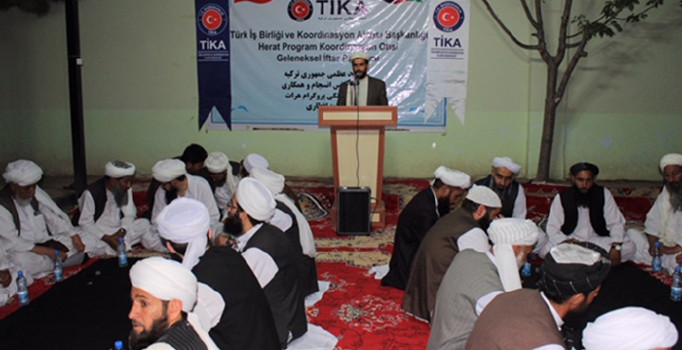 TİKA'dan Heratlı Alimlere iftar