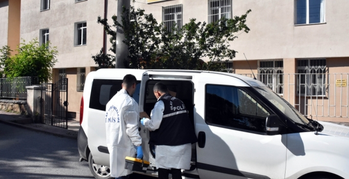 Müzik öğretmeni, pansiyon mescidinde intihar etti