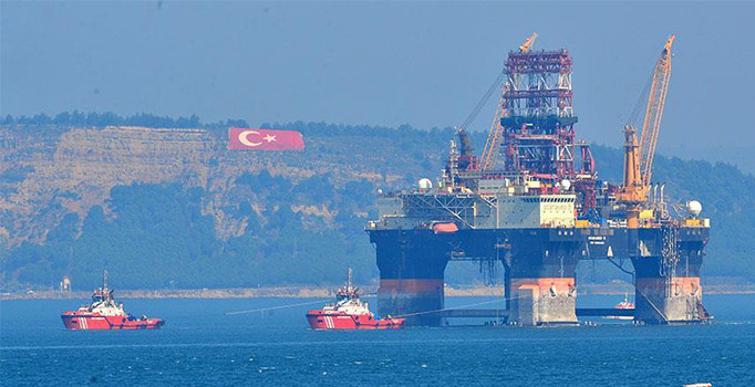 Dev platform Çanakkale Boğazı’ndan geçti