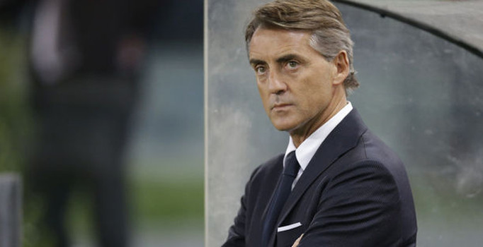 Roberto Mancini: Caner Erkin iyi bir çözüm olabilir