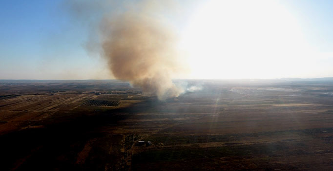 YPG, Tel Rıfat'ta köylülerin ev ve arazilerini ateşe verdi