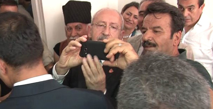 Kemal Kılıçdaroğlu'nun cep telefonuyla imtihanı