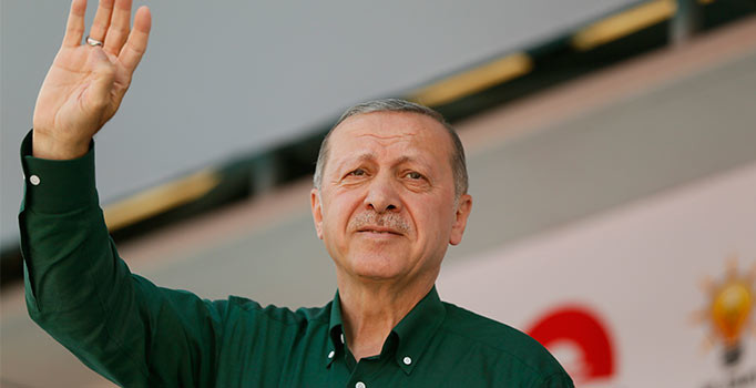 Son dakika! Erdoğan'dan Kadıköy'deki sloganlara cevap: Hangi delilin var terbiyesiz