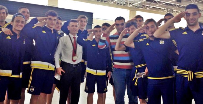 Fenerbahçe'den uçağı kaçıran askere büyük jest