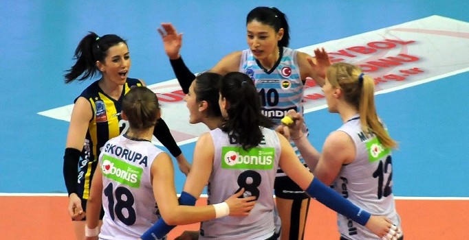 Fenerbahçe Grundig, Eczacıbaşı VitrA'yı 3-2 ile geçti