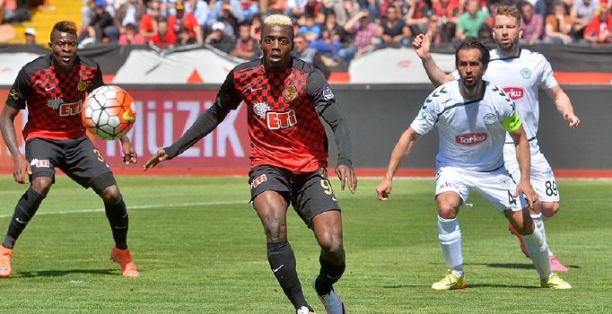 Konyaspor, deplasmanda Eskişehirspor'u 2-1 yendi