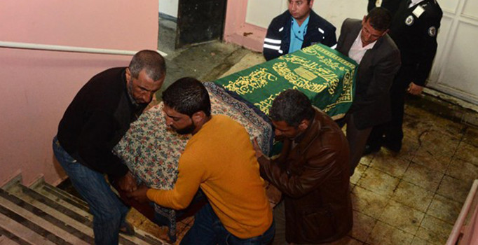 Özgecan'ın katili Suphi Altındöken'in cenazesine Suriyeli kadın imajı verildi