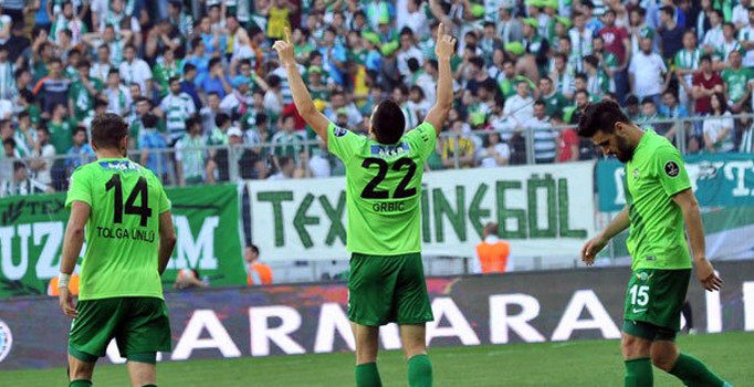 Akhisar, Bursaspor'u deplasmanda 2-0 yendi