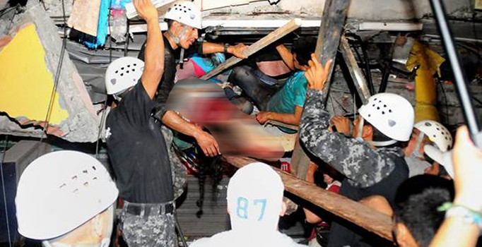 Ekvador'da 7,8 büyüklüğünde deprem