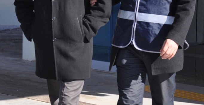 Hakkari'de düzenlenen FETÖ /PDY operasyonunda 5 kişi tutuklandı