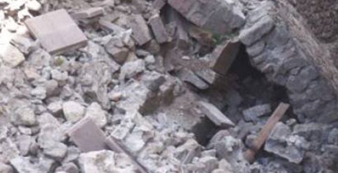 Kenya'da duvar çöktü: 10 ölü