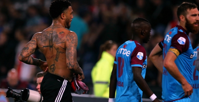 Colin Kazım rakip futbolcuyu dövdü