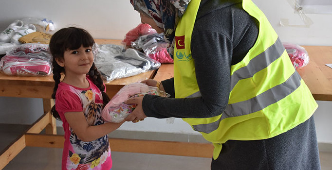 Kudüslü çocukların bayramlıkları Türkiye’den